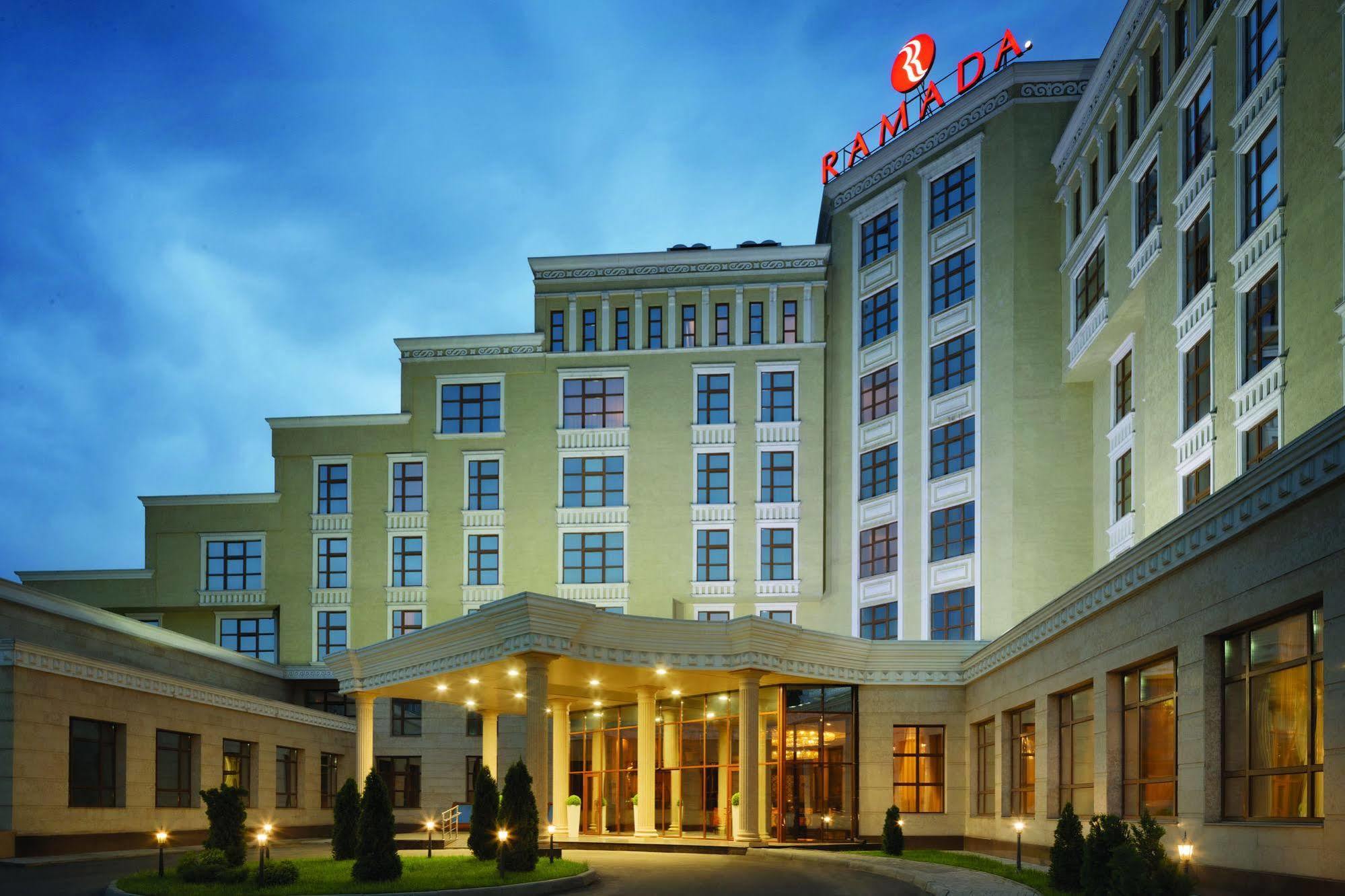 Hotel Ramada By Wyndham Almaty Exteriér fotografie