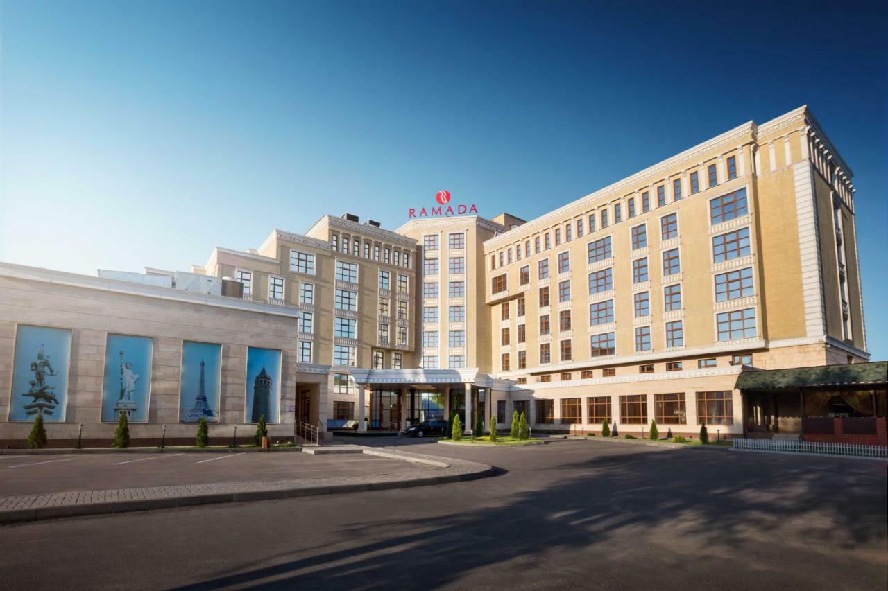 Hotel Ramada By Wyndham Almaty Exteriér fotografie