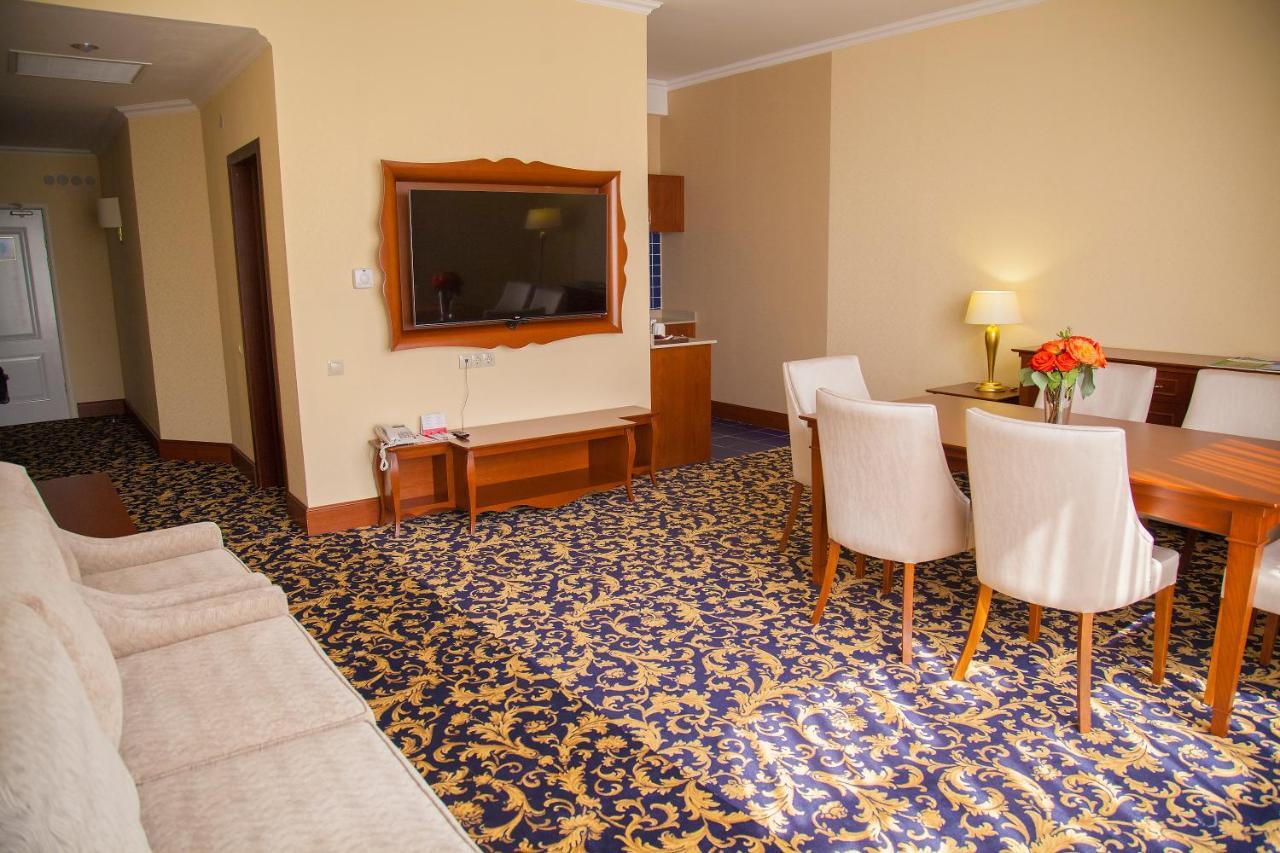 Hotel Ramada By Wyndham Almaty Pokoj fotografie
